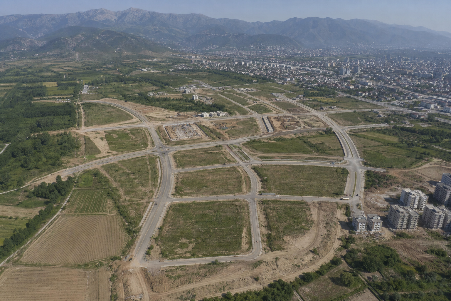 Urban parcels and planning context from above